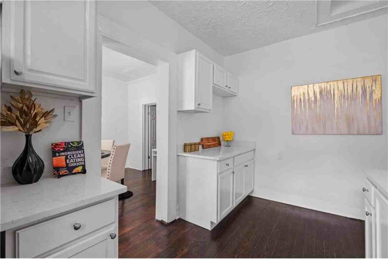 1192 Arlington Ave Sw - Photo 6 of 10