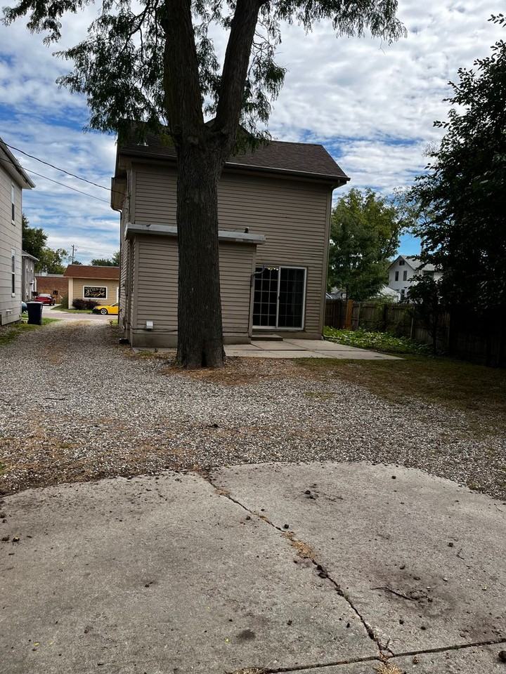 741 S 1st Ave - Photo 2 of 35
