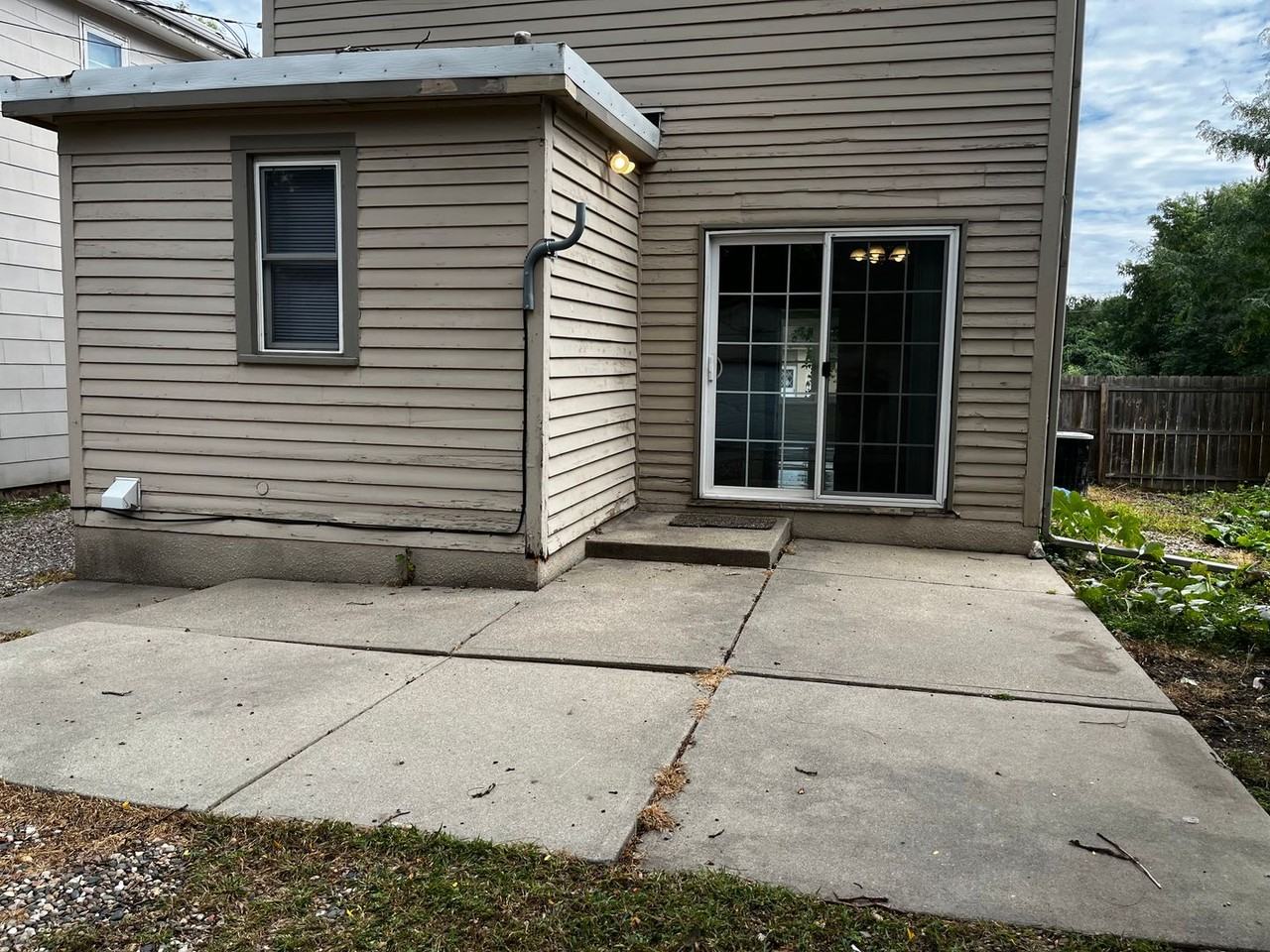 741 S 1st Ave - Photo 3 of 35