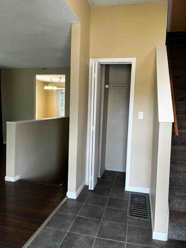 741 S 1st Ave - Photo 7 of 35