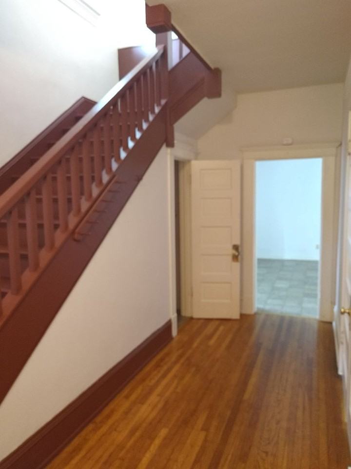 2228 Yew St - Photo 2 of 17
