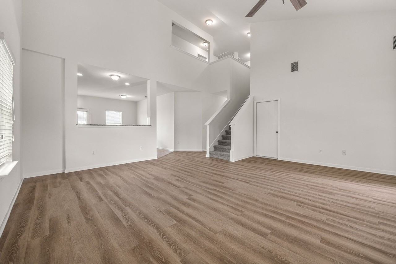 703 Liard River Rd - Photo 4 of 16
