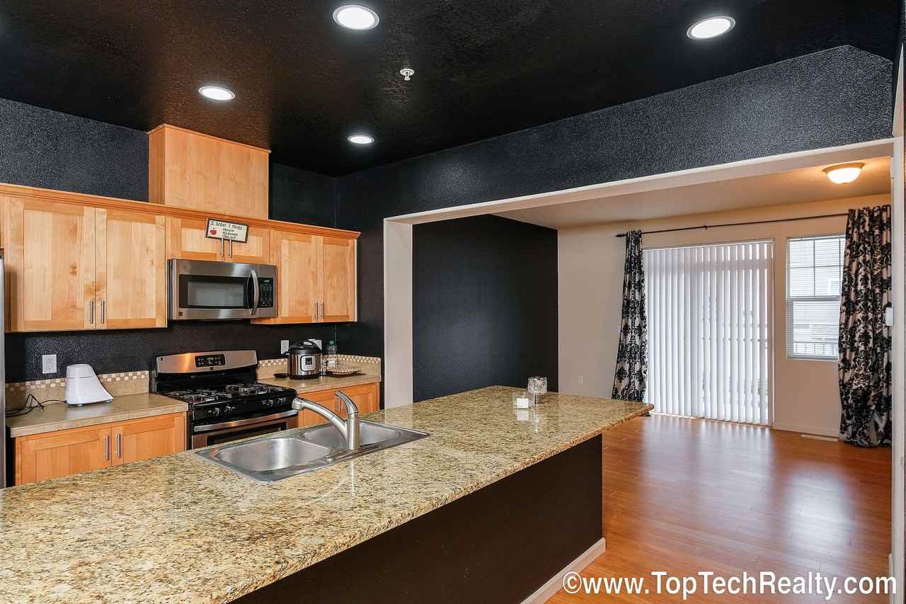 477 Ne Edgeway Dr - Photo 4 of 22