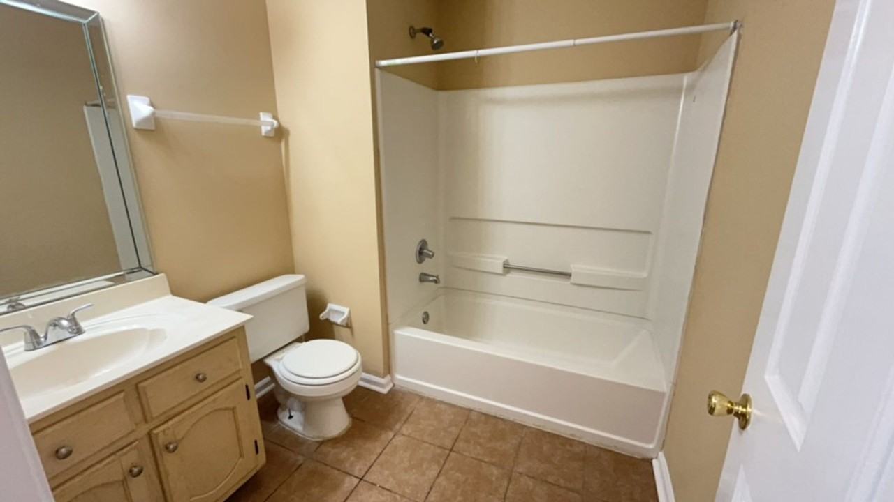 5554 Steffani Dr - Photo 7 of 10