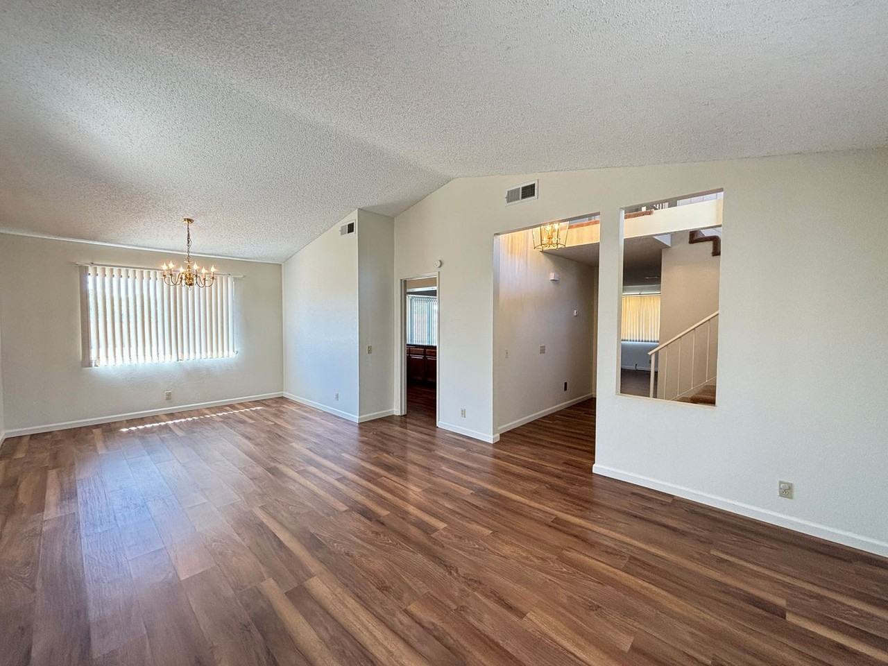 43909 Kennsington Pl - Photo 3 of 32