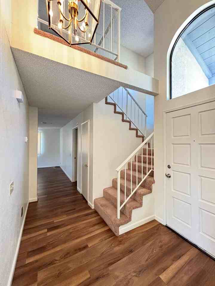 43909 Kennsington Pl - Photo 6 of 32
