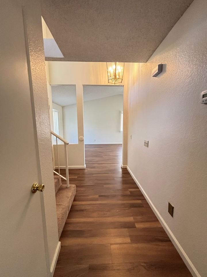 43909 Kennsington Pl - Photo 7 of 32