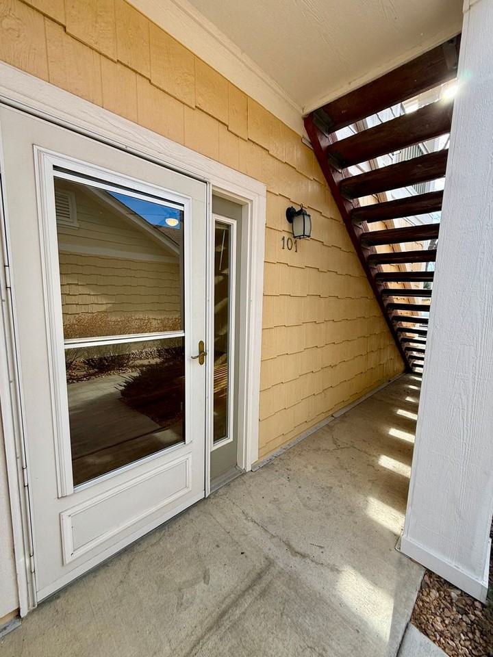 4675 Hahns Peak Dr - Photo 2 of 31