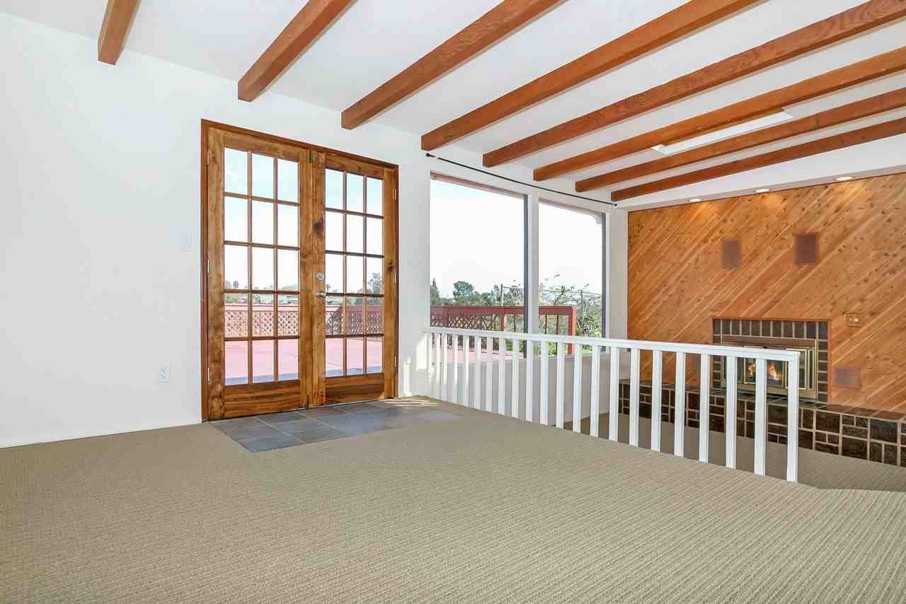 2171 Fairfield St - Photo 5 of 32