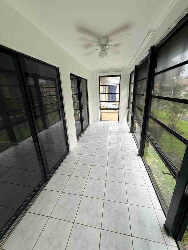 771 Ne 199th St - Photo 7 of 23