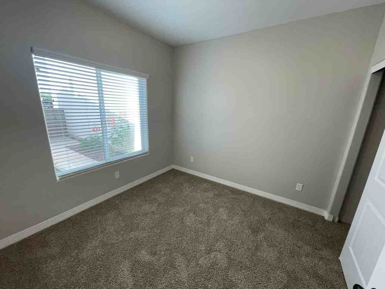 344 E Orchid St - Photo 7 of 19