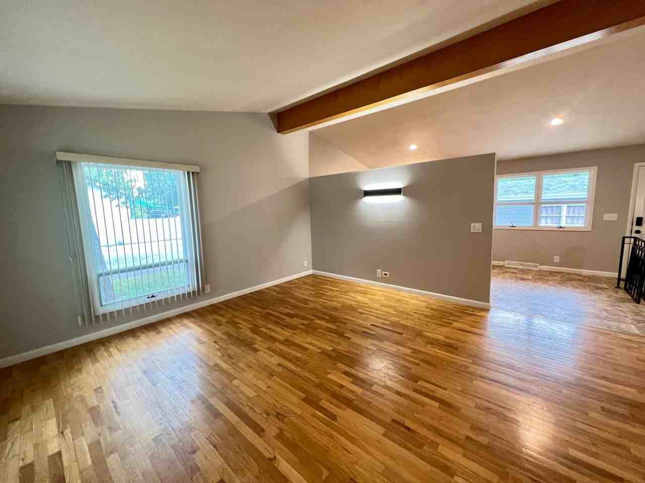 2539 Howard Ave - Photo 3 of 30