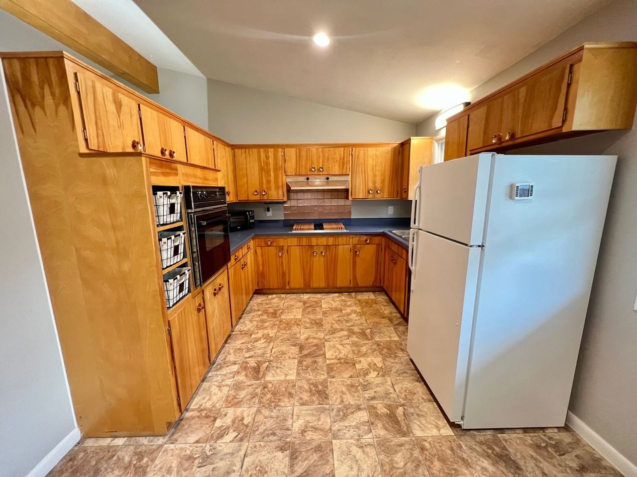 2539 Howard Ave - Photo 4 of 30