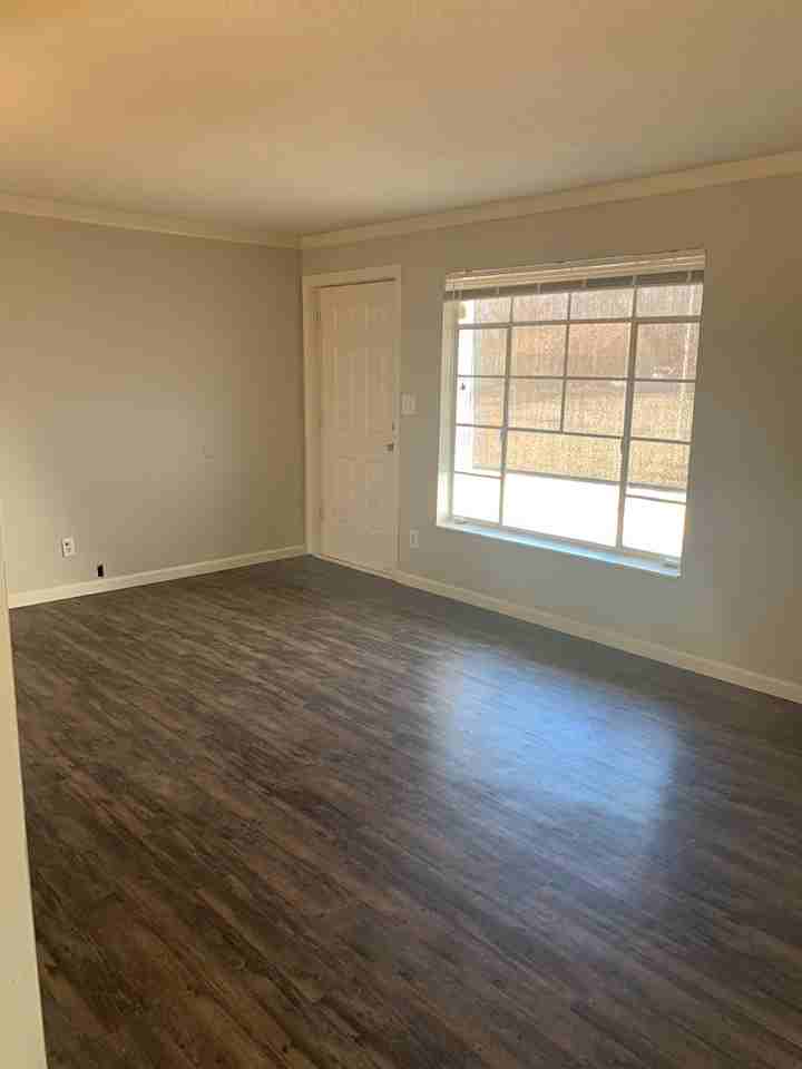 1928 S Millwood St - Photo 2 of 18