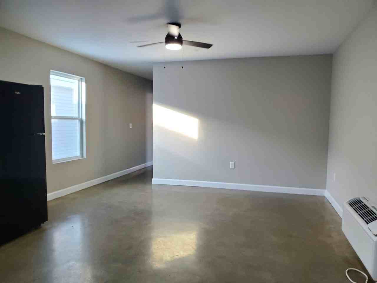 608 Main St #2 - Photo 3 of 10