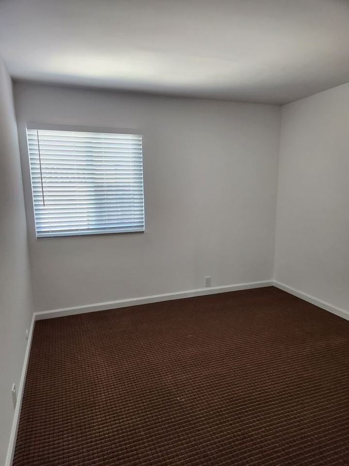 11087 Clairemont Mesa Blvd - Photo 3 of 13