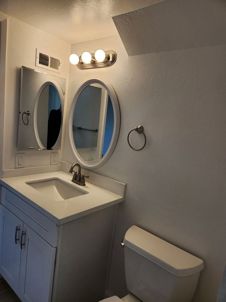 11087 Clairemont Mesa Blvd - Photo 4 of 13