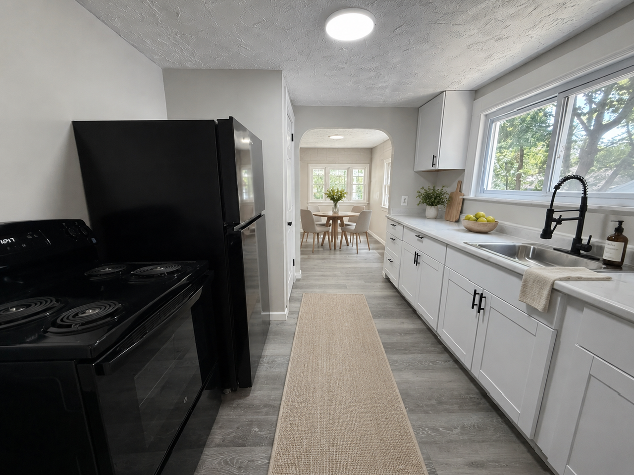 621 Hudson Ave - Photo 5 of 17