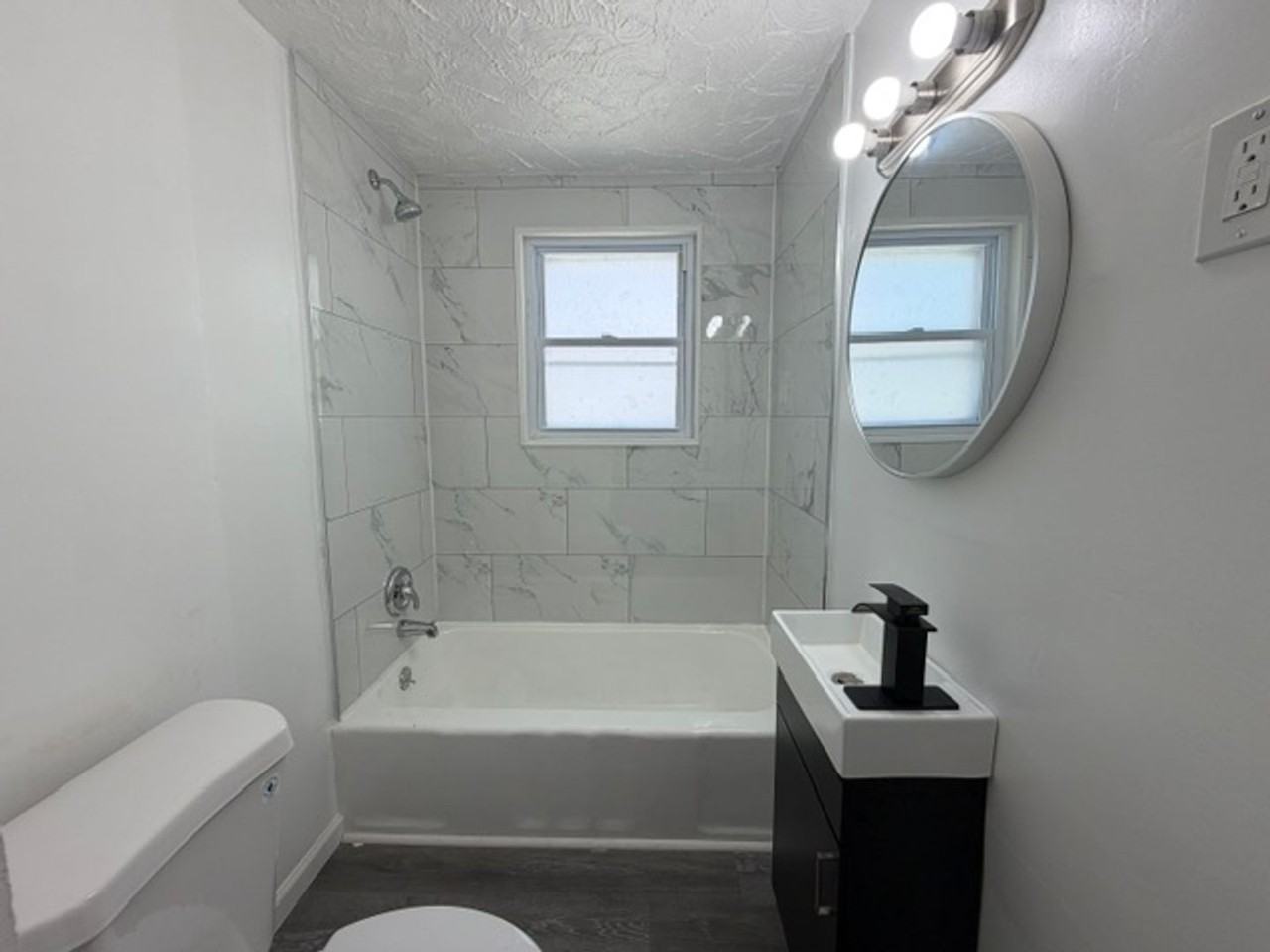 621 Hudson Ave - Photo 7 of 17