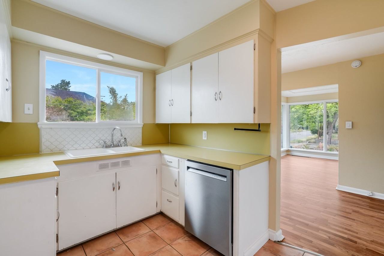 6806 N Monteith Ave - Photo 7 of 12