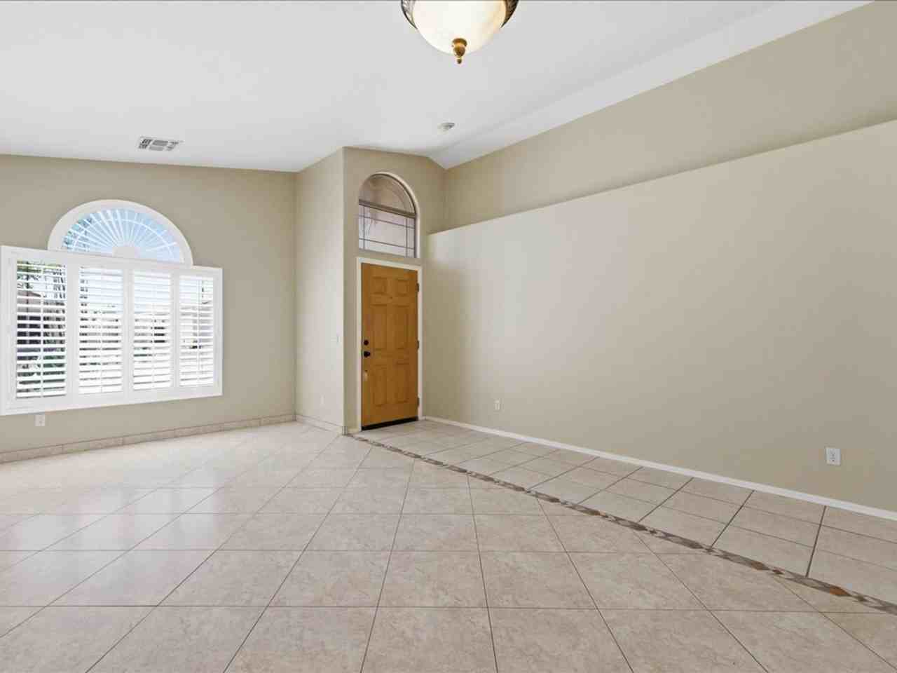 9627 E Shadow Lake Ct - Photo 4 of 28