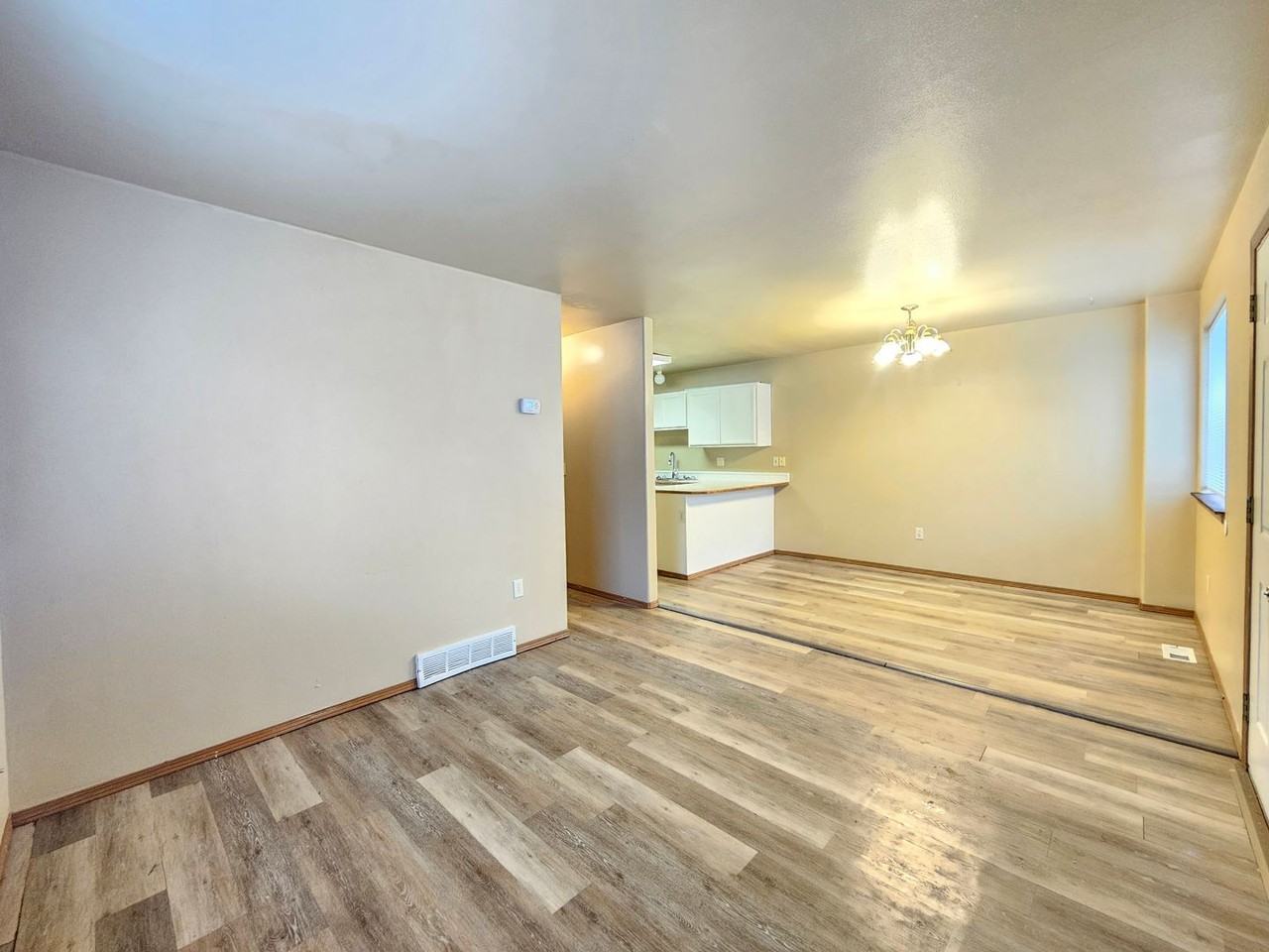 407 E 8th Ave - Photo 3 of 29