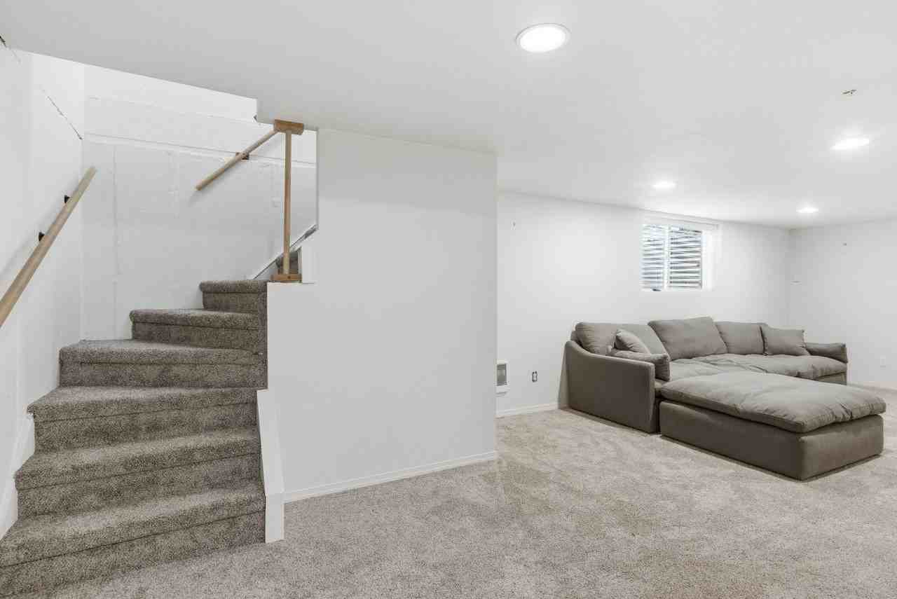 1017 E 40th Ave - Photo 5 of 47