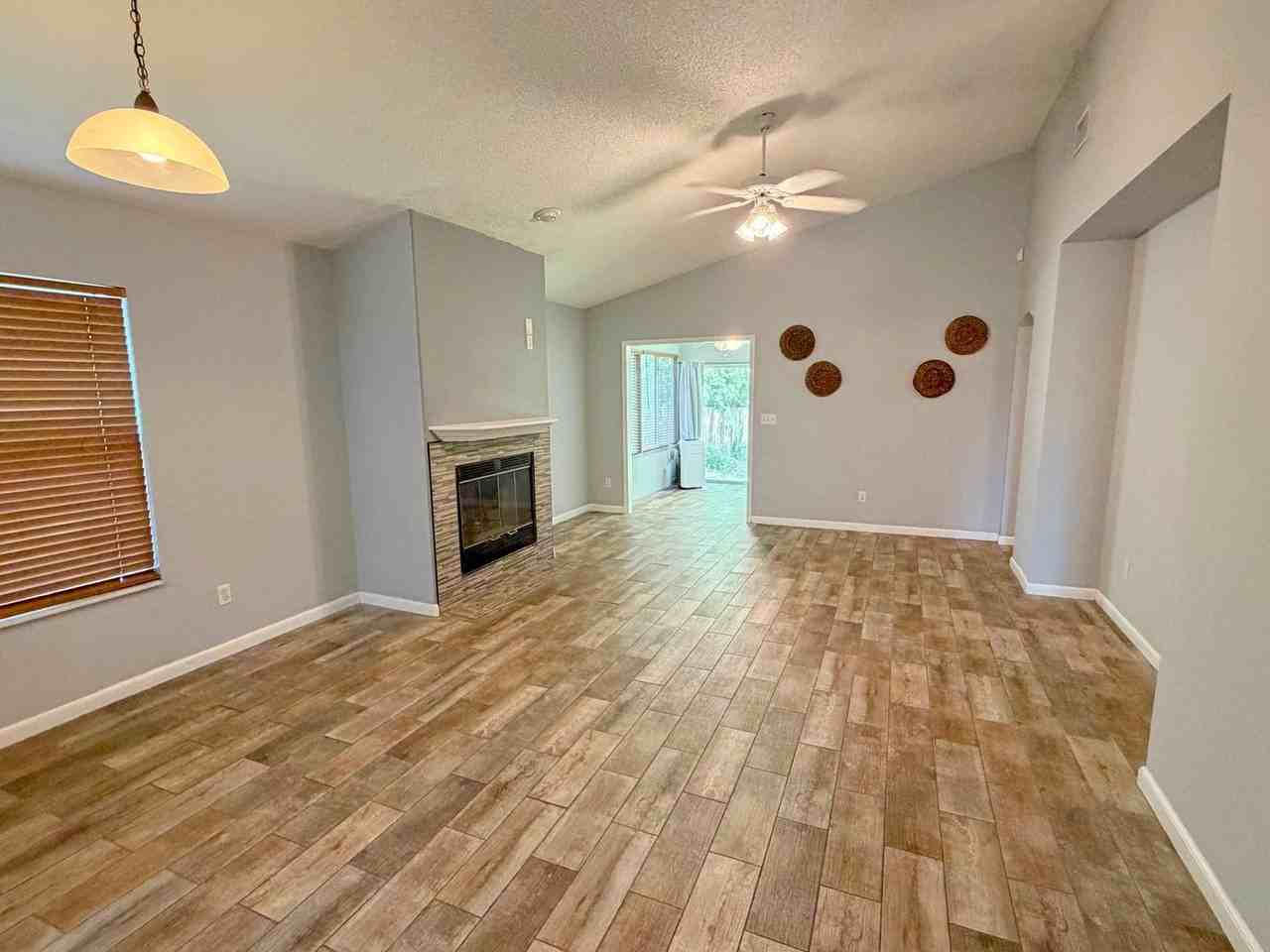 4271 Hanging Moss Dr - Photo 3 of 19