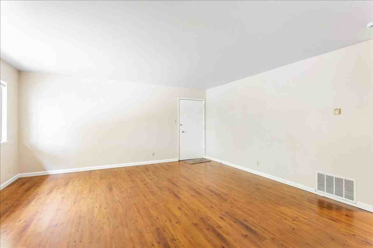 2120 San Antonio Ave #E - Photo 5 of 15