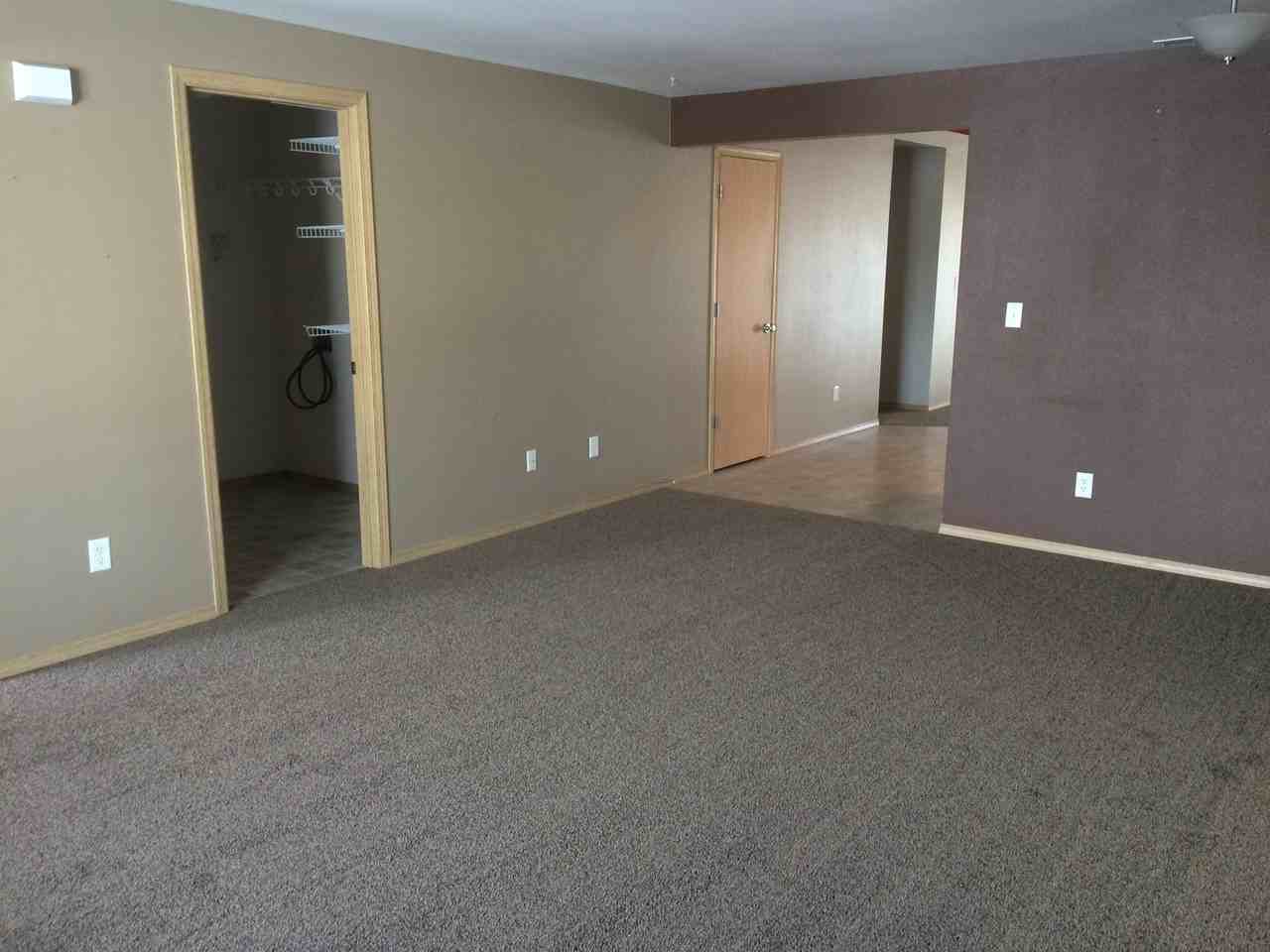 1900 Leanne Ave - Photo 2 of 20