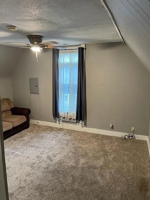 407 Walnut St #B - Photo 3 of 6