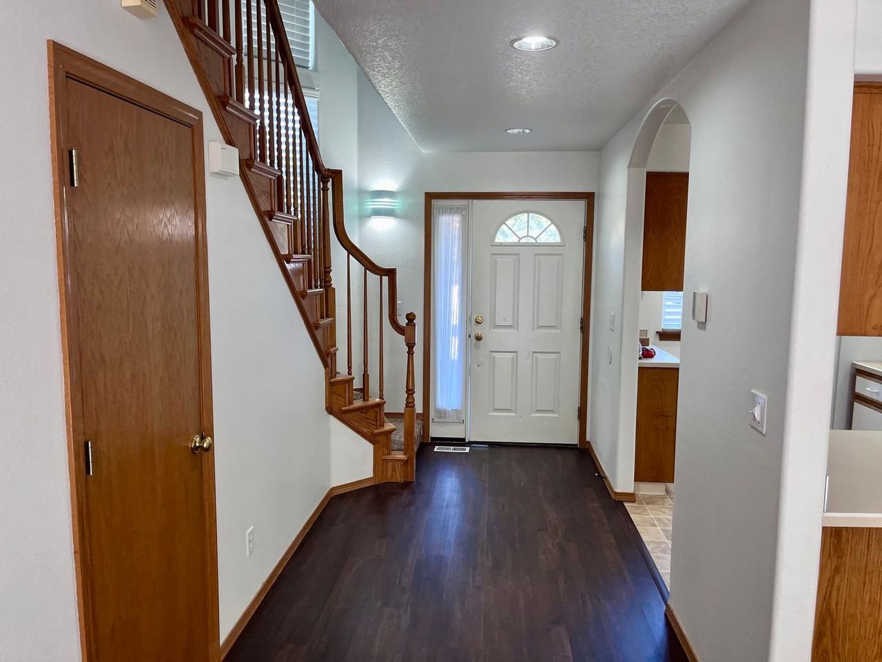 764 Sw Meadow Dr - Photo 3 of 20
