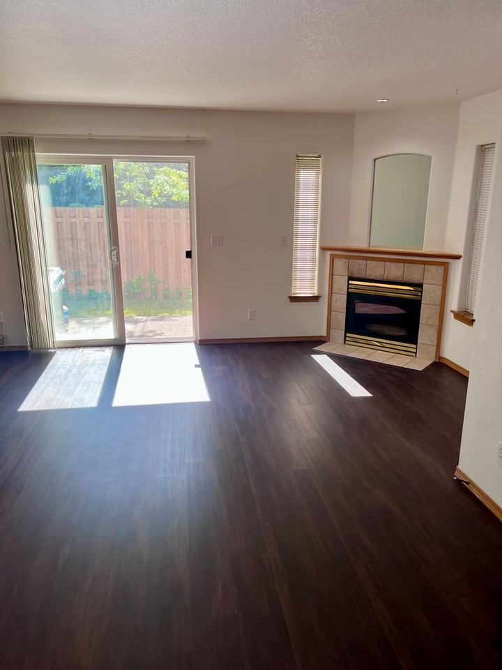 764 Sw Meadow Dr - Photo 5 of 20