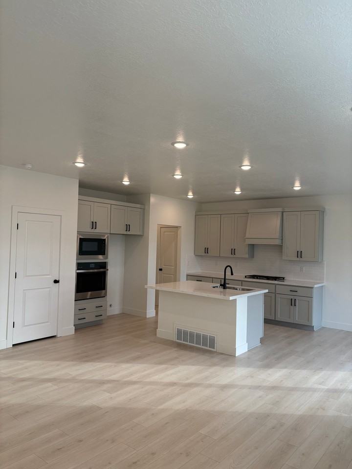 2770 W Aurora Ave - Photo 3 of 20