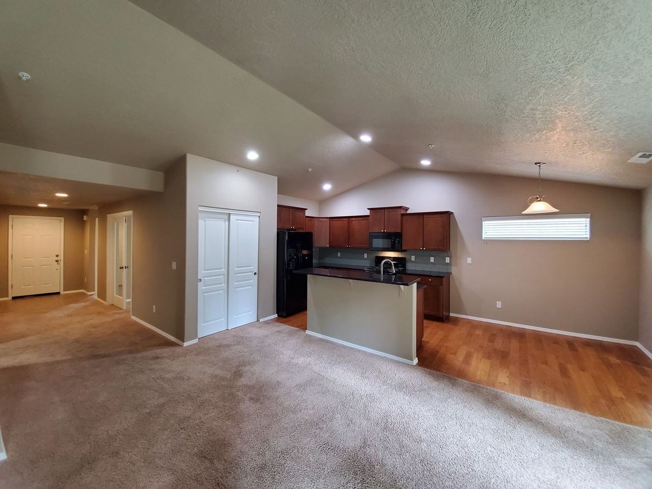 899 N Pointe Dr Nw - Photo 6 of 26