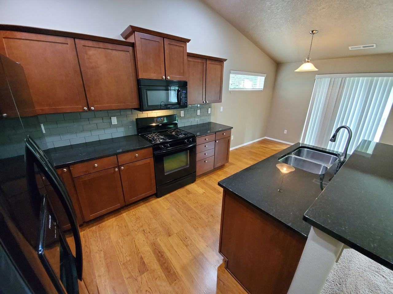 899 N Pointe Dr Nw - Photo 7 of 26