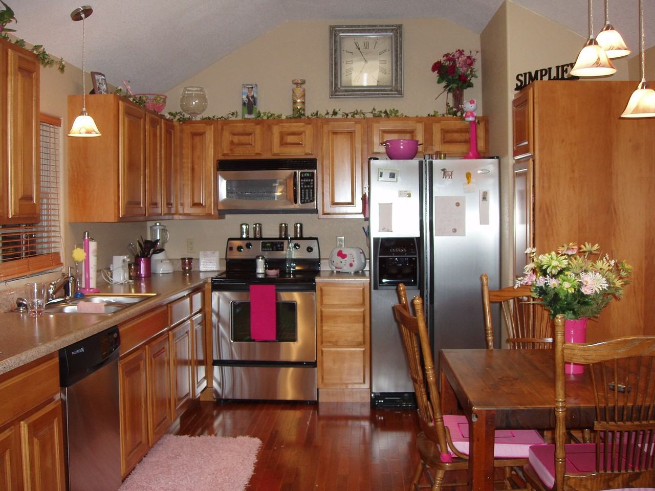 1136 State St - Photo 2 of 6