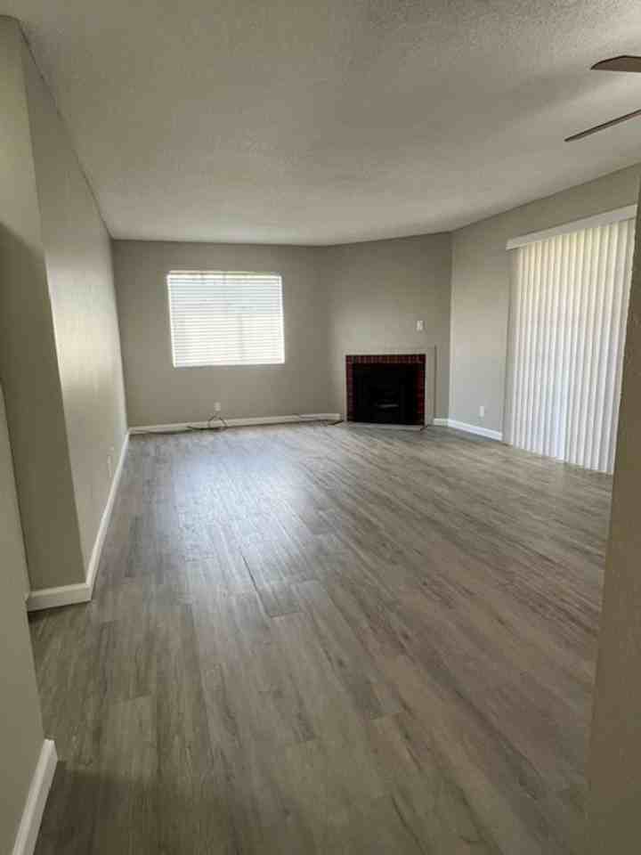 750 Gaviota Ave #2 - Photo 3 of 16