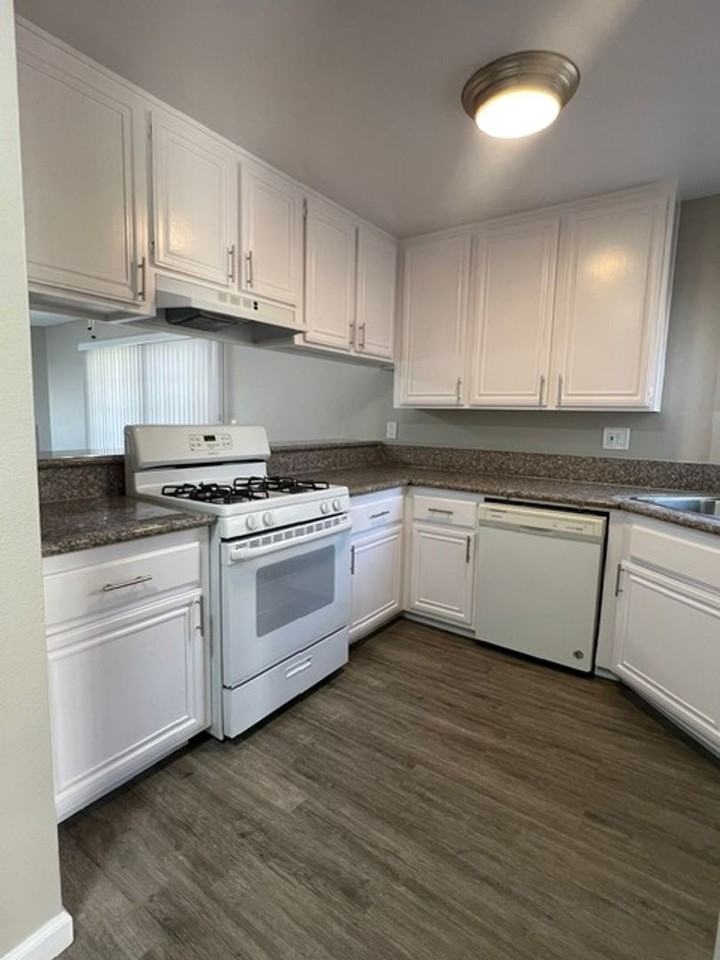 750 Gaviota Ave #2 - Photo 5 of 16