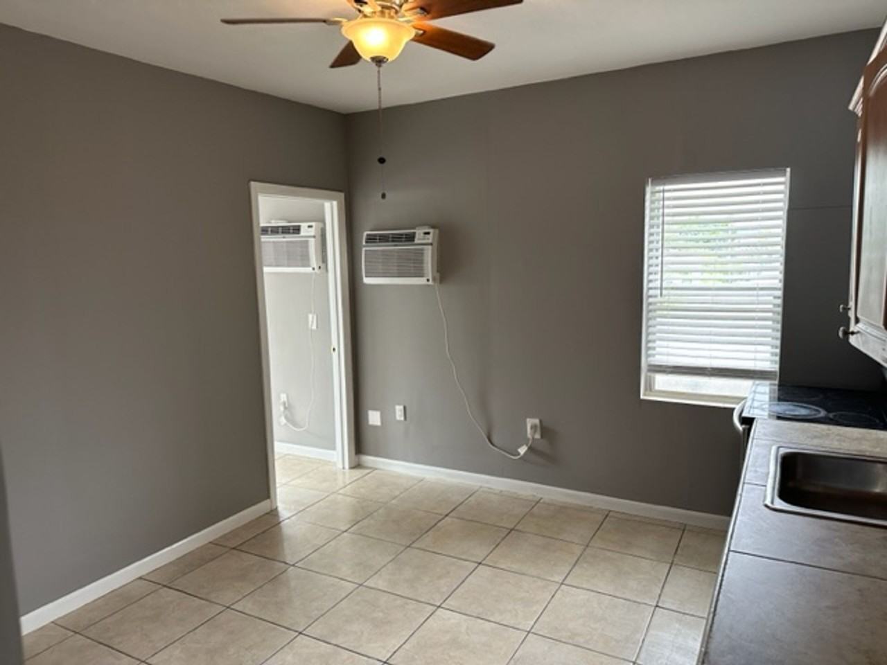 Spacious 1 Bedroom / 1 Bath Rentals in Little Havana - Photo 7 of 17