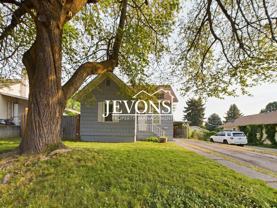 921 S 21st Ave Yakima, WA 98902 - Photo 1 of 1