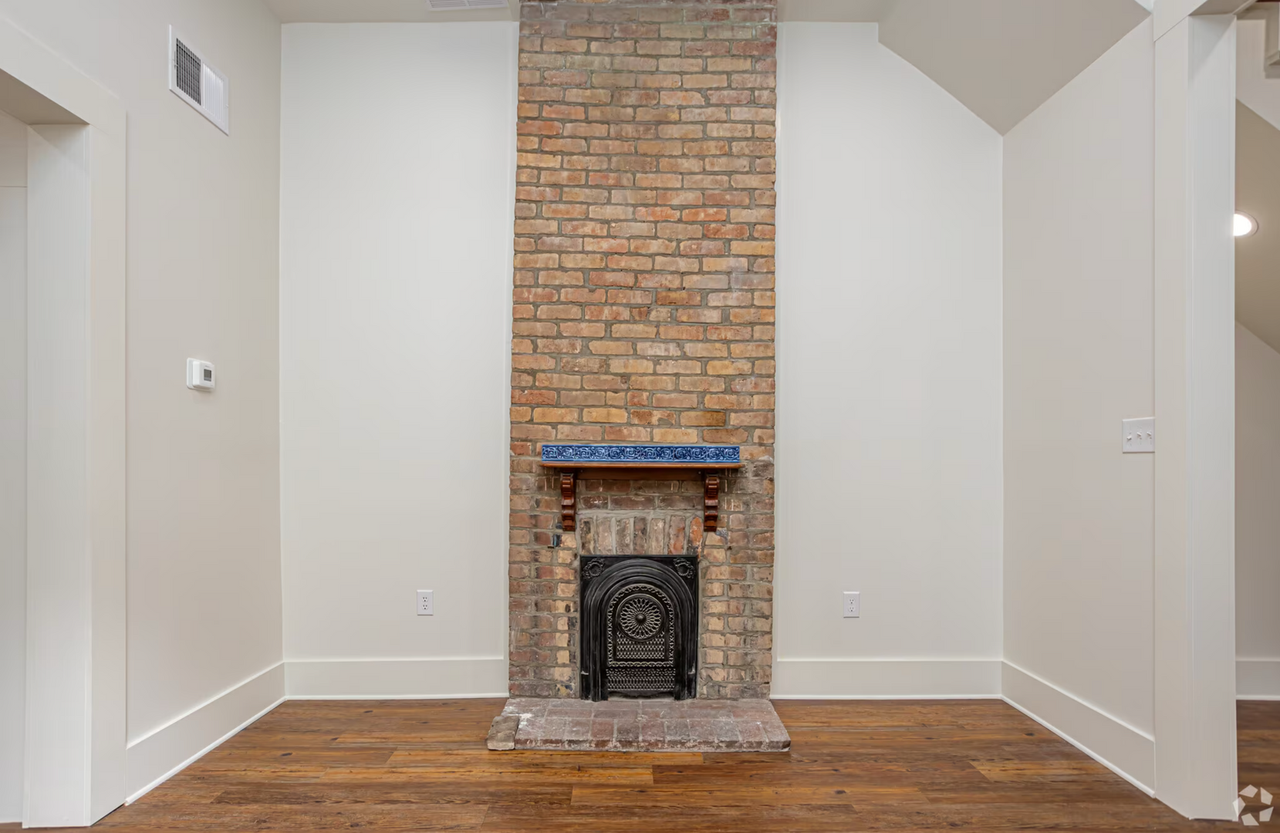 1224 Bordeaux St - Photo 4 of 14