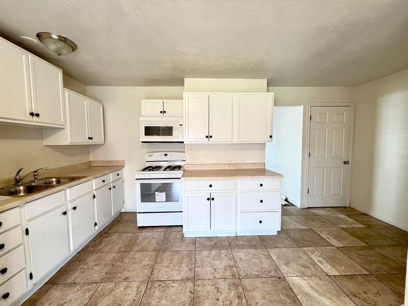 920 W Montague Ave #1