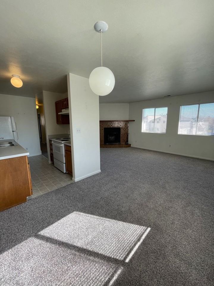 3720 Iris Ave - Photo 7 of 17