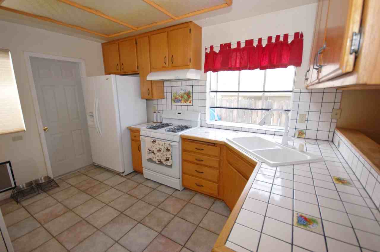 517 Barnett Dr - Photo 4 of 9