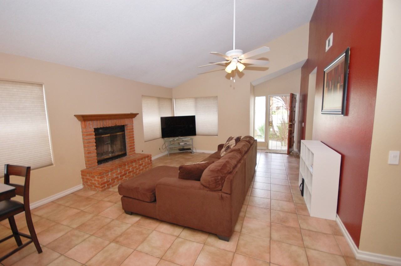517 Barnett Dr - Photo 5 of 9