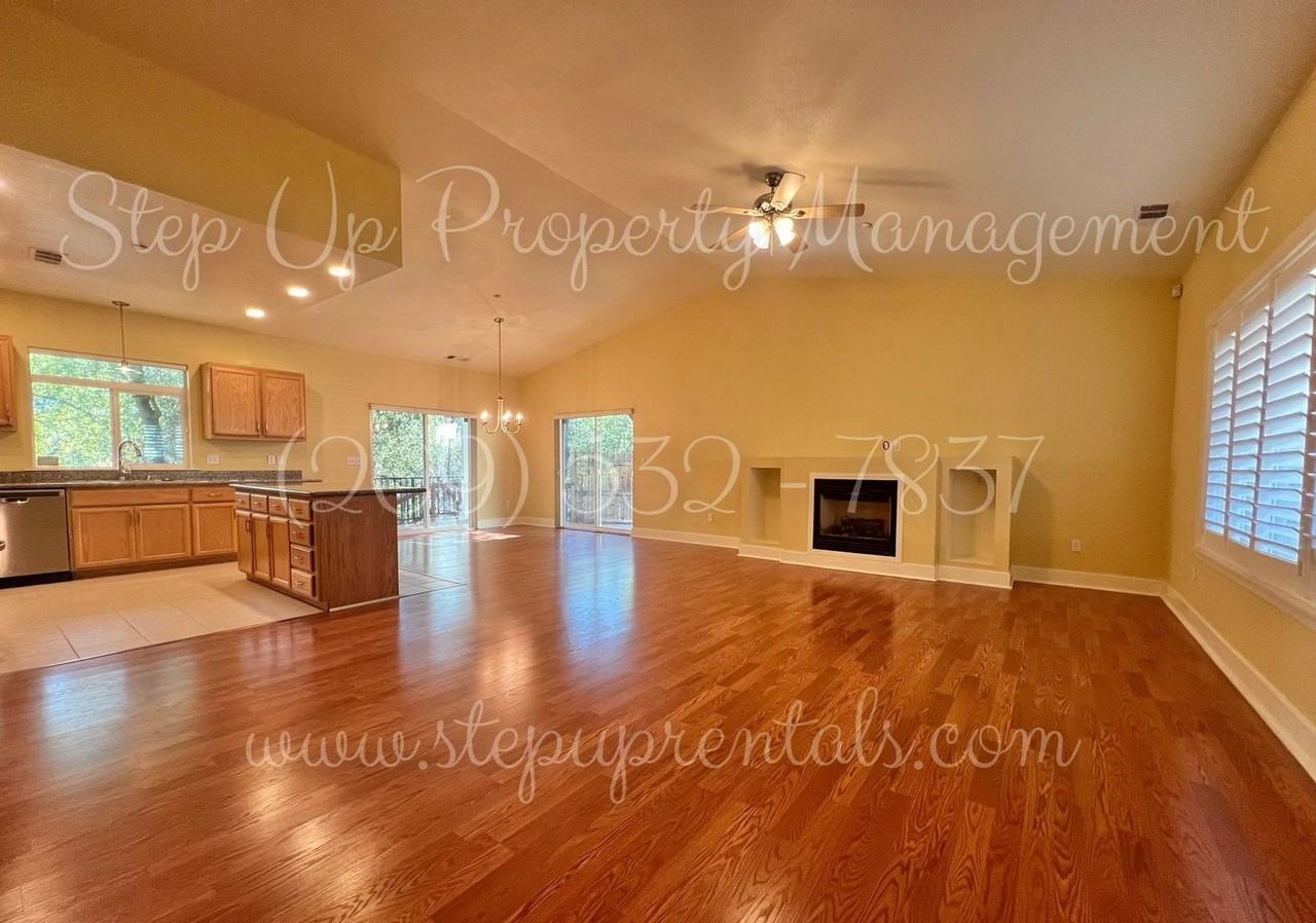 18 Cottage Ct - Photo 2 of 27