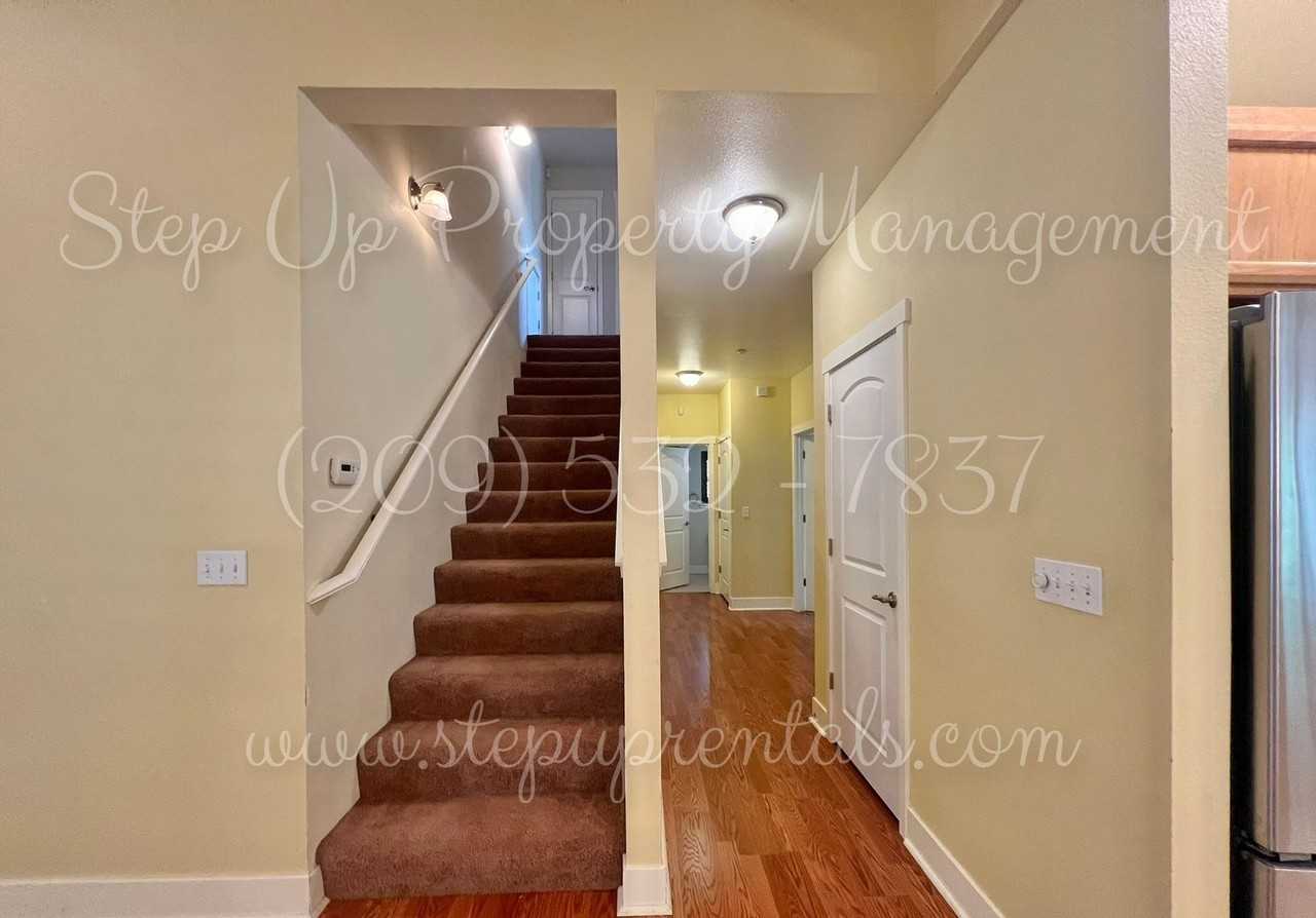 18 Cottage Ct - Photo 7 of 27
