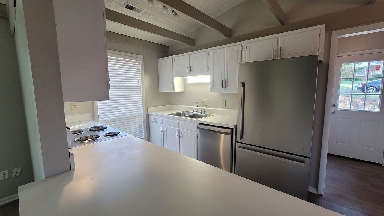1999 Cottage Pl - Photo 3 of 19