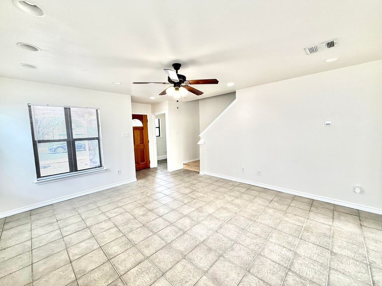 13229 Coomes Dr - Photo 6 of 17